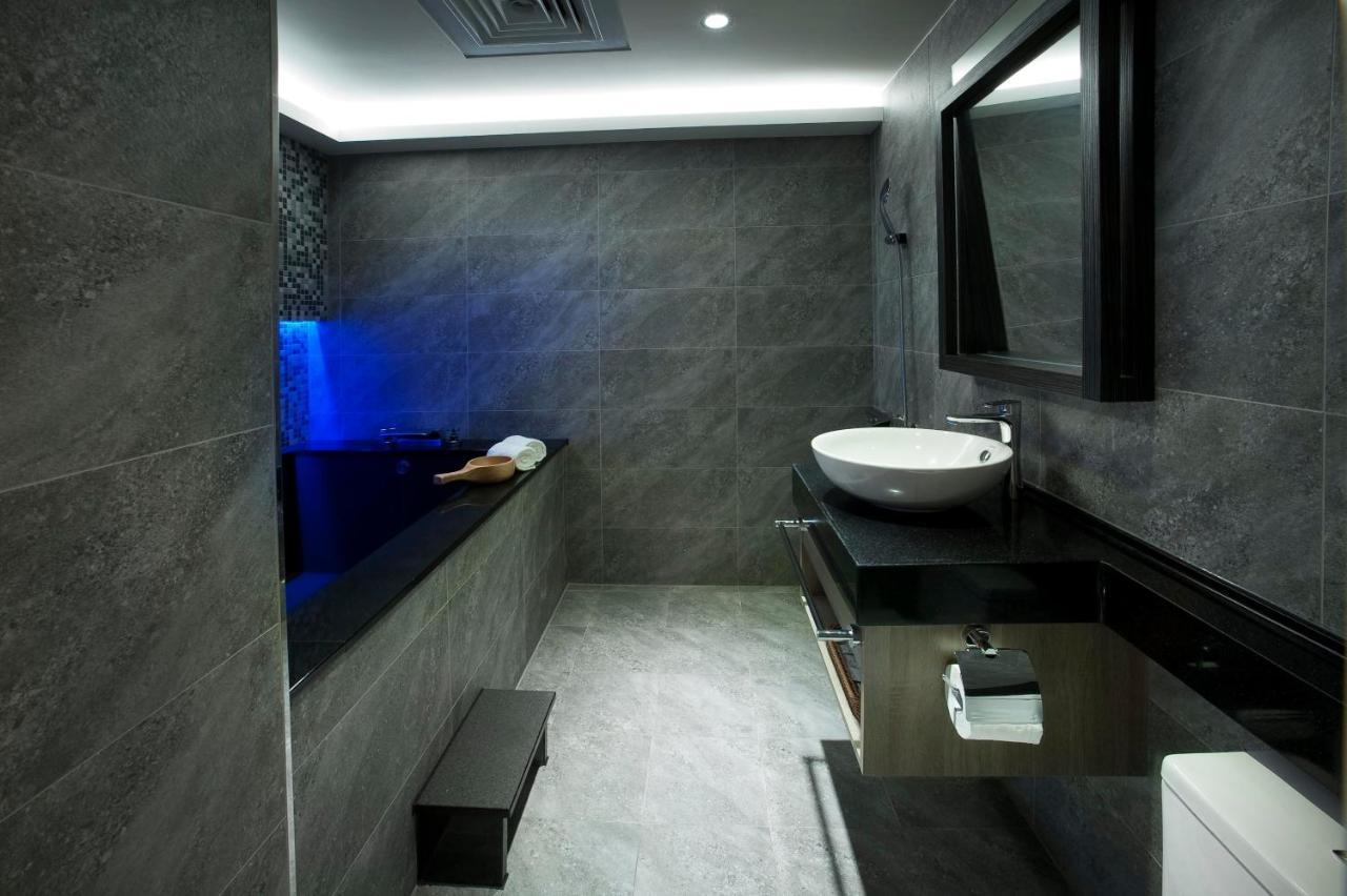 Two Fukun Hotel Цзяосі Екстер'єр фото
